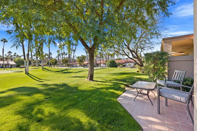 76431 Violet Circle, Palm Desert CA: https://media.crmls.org/mediaz/744e8d13-ee08-4c98-be4b-684b8e61ffe0.jpg