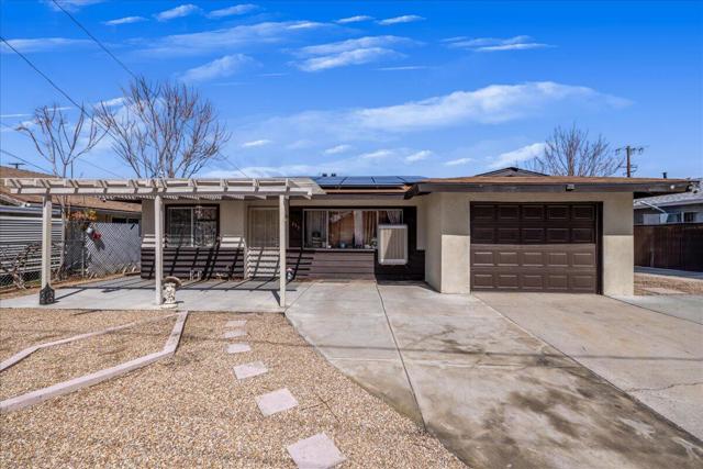 259 & 255 W 6th Street, San Jacinto CA: https://media.crmls.org/mediaz/744ea5df-b44b-4247-b2a6-2ee0a1267254.jpg