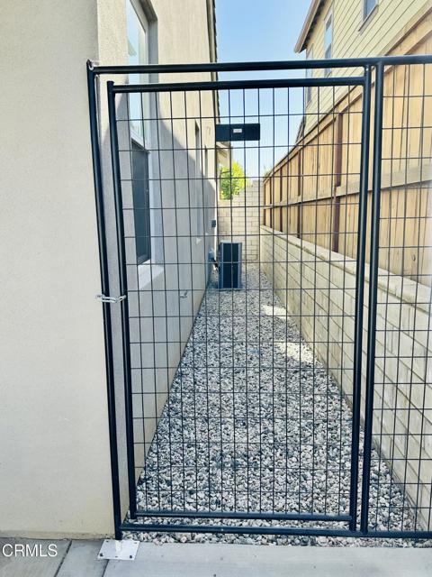 90 Los Altos Street, Ventura CA: https://media.crmls.org/mediaz/744f1694-985f-4789-8c79-06d19a684a20.jpg