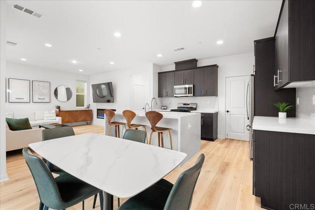 39532 Tannat Drive, Temecula CA: https://media.crmls.org/mediaz/744f939c-eef5-4f96-a8bf-c3743f3f9194.jpg