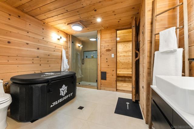 5632 Ladybird Lane, La Jolla CA: https://media.crmls.org/mediaz/744faf7d-9e44-49cc-952d-a04e8e4ceb6d.jpg