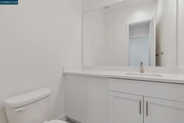 16166 Poulson Street, Lathrop CA: https://media.crmls.org/mediaz/744fe55b-7b78-4cd7-9e4f-0d2550fde193.jpg