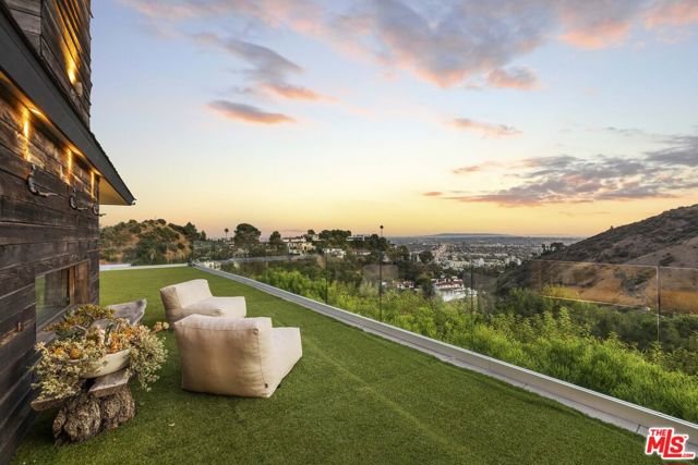 3 Bed Home for Sale in Los Angeles, California