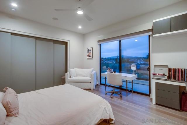 2885 Gate Three Place, Chula Vista CA: https://media.crmls.org/mediaz/7450a6f8-b5e8-4f56-828f-06bfa09d95f9.jpg