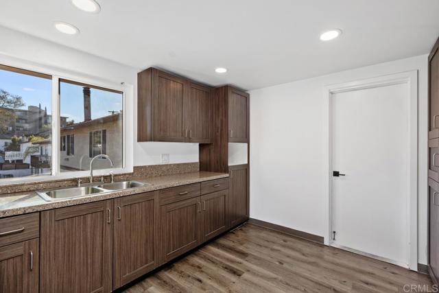 Detail Gallery Image 13 of 35 For 5091 Alumni Pl, San Diego,  CA 92115 - 11 Beds | 6 Baths