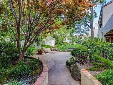 2561 Park Boulevard, Palo Alto CA: https://media.crmls.org/mediaz/74510126-590c-4903-867c-cce5dcb606c6.jpg
