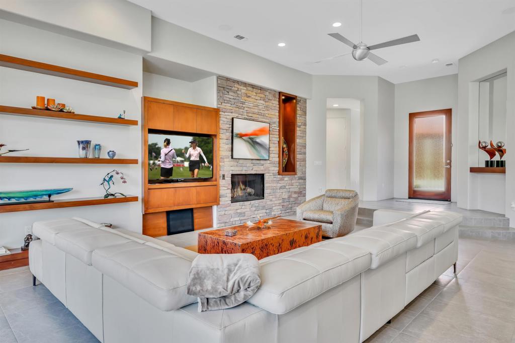 MLS #219138933DA image #2