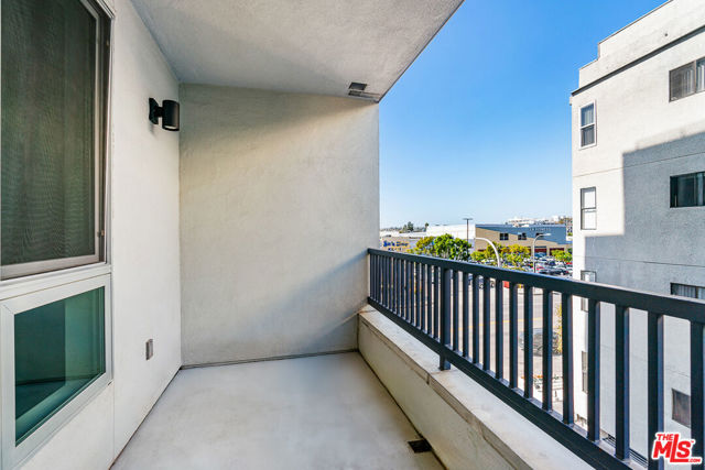 10601 Washington Boulevard, Culver City CA: https://media.crmls.org/mediaz/7451a9d7-3708-4ff7-8829-01d728af9ae1.jpg