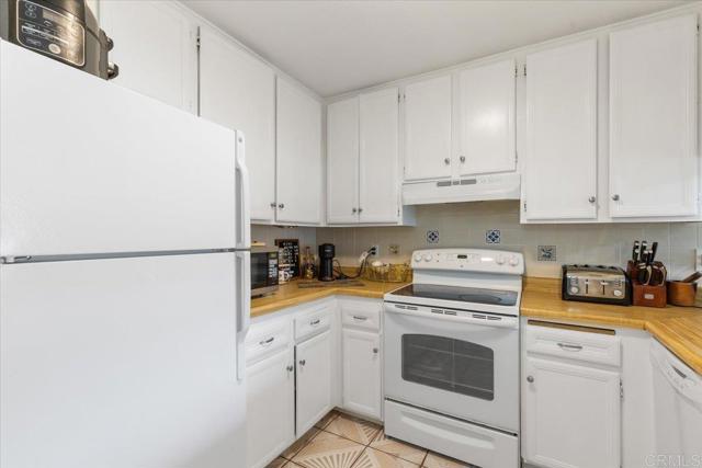 2844 47Th Street, San Diego CA: https://media.crmls.org/mediaz/7451f62f-61db-4a8c-8cfc-6f6fbd7c1c72.jpg