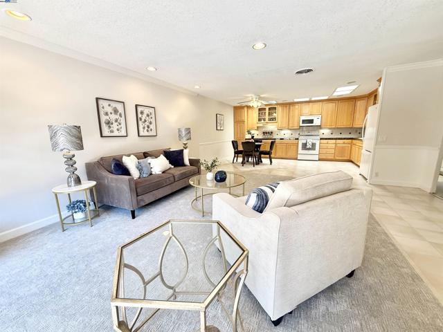 2217 Ptarmigan Dr, Walnut Creek CA: https://media.crmls.org/mediaz/74527b11-aaaf-4c60-b0ed-e4be3592c0db.jpg
