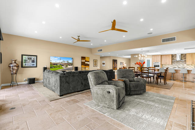 132 Columbia Drive, Rancho Mirage CA: https://media.crmls.org/mediaz/74529b8a-d0e9-4cb1-a2ad-72af2f6200c3.jpg