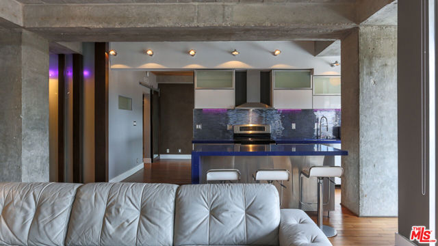 7250 Franklin Avenue, Los Angeles CA: https://media.crmls.org/mediaz/745360d6-6035-4c6f-a77f-bd7231049eee.jpg