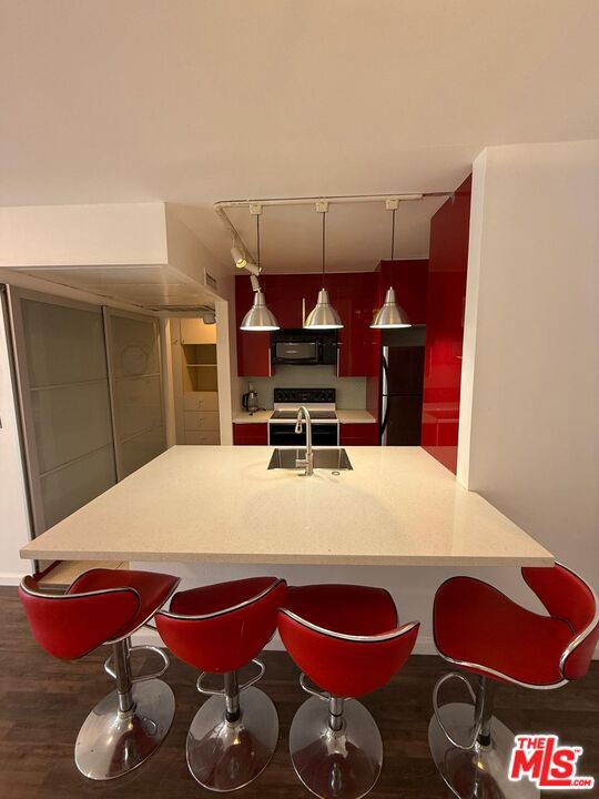 5257 Radford Avenue, Valley Village CA: https://media.crmls.org/mediaz/7453d34b-eb58-4799-883d-23d672f1ee2d.jpg