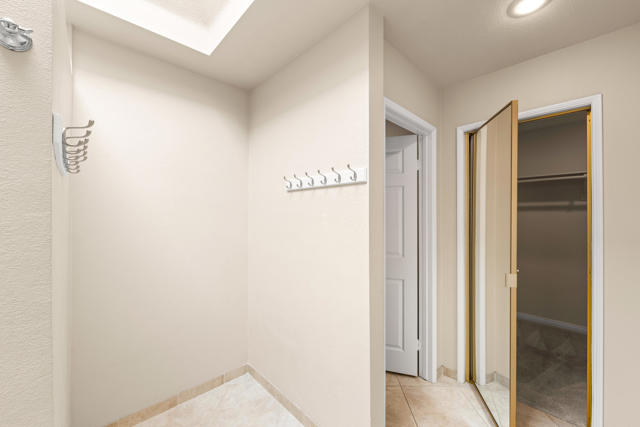 77739 Cape Verde Drive, Palm Desert CA: https://media.crmls.org/mediaz/74540711-f4d3-4a5b-95e1-3e6e65a46edc.jpg