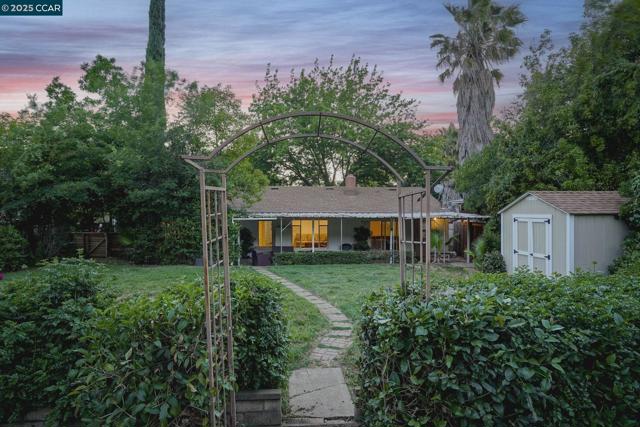 1536 Maynard St, Concord CA: https://media.crmls.org/mediaz/74544b4c-b04f-4574-9f46-528403a5cfda.jpg
