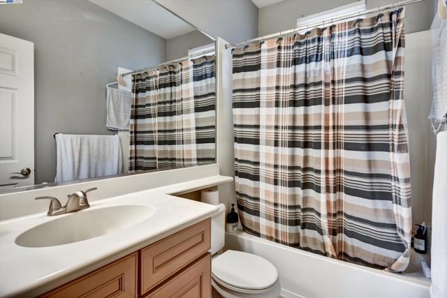 761 Batista Dr, San Jose CA: https://media.crmls.org/mediaz/74556501-2d54-41d0-98b5-d3c25cba6a20.jpg