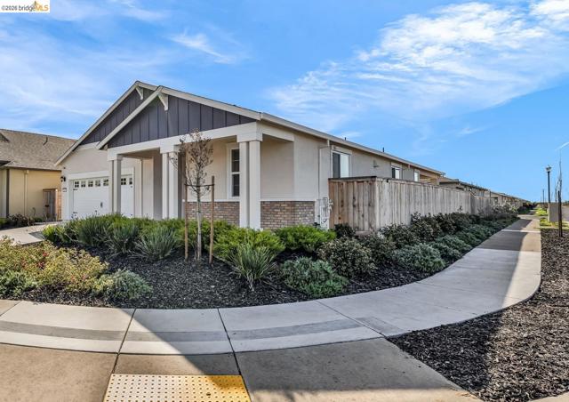 2087 Stars Dr, Rio Vista CA: https://media.crmls.org/mediaz/7455a5b7-e351-42dc-948b-b310f1a370c8.jpg