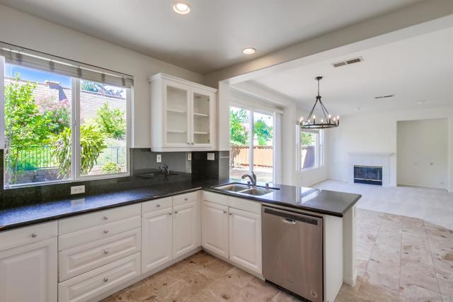 11532 Creekstone Lane, San Diego CA: https://media.crmls.org/mediaz/74567055-ca37-4d8d-8d94-35047f2aa565.jpg