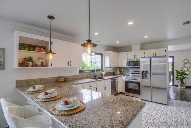 3886 Santa Cruz, San Diego CA: https://media.crmls.org/mediaz/7456913b-6054-4ebb-8326-9cceb9038b80.jpg