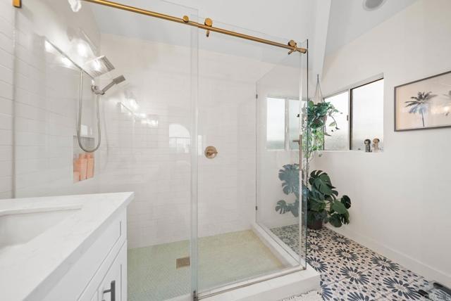 Detail Gallery Image 21 of 39 For 3863 Settineri Ln, Spring Valley,  CA 91977 - 3 Beds | 2/1 Baths