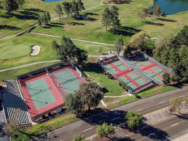 23822 Green Haven Lane, Ramona CA: https://media.crmls.org/mediaz/74574a3a-c514-4d30-a71a-408882ea157f.jpg