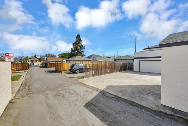 841 Harrison Street, Santa Clara CA: https://media.crmls.org/mediaz/74578180-f1bf-46d7-a80a-91543888a1da.jpg