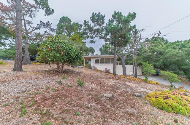 25145 N Carmel Hills Drive, Carmel CA: https://media.crmls.org/mediaz/74581885-efa7-4563-bfbd-e5a4be30d6f4.jpg