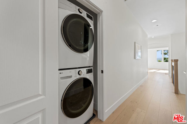 16724 Calle Arbolada, Pacific Palisades CA: https://media.crmls.org/mediaz/7458aaa4-d70b-40e6-a0aa-e42ddd09d622.jpg