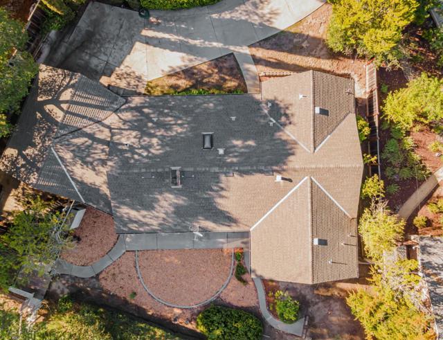 23492 Sunset Drive, Los Gatos CA: https://media.crmls.org/mediaz/7458abe9-c68e-4729-b6b6-68c0fb11f08c.jpg