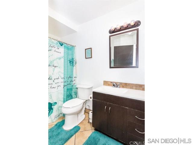 30478 Sierra Madre Drive, Temecula CA: https://media.crmls.org/mediaz/7458c537-8ff4-4c51-92f9-49f4c0fc6256.jpg