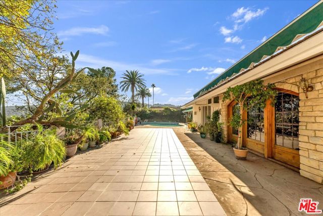 Drew Fenton | 16560 Park Lane Circle Los Angeles CA | MLS: 7286867