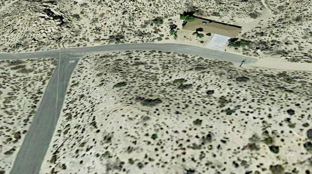 57302 Bandera Road, Yucca Valley CA: https://media.crmls.org/mediaz/7459cd18-4ef6-4812-83d6-a06f36ecf8c0.jpg