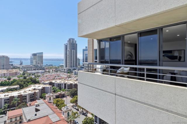 700 Front St, San Diego CA: https://media.crmls.org/mediaz/745a4edb-6bd8-41ff-9a92-dd2162b4c05f.jpg