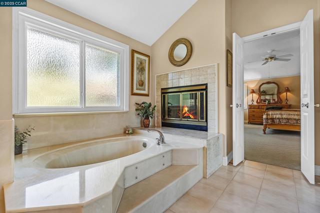 100 Chadbourne Dr, Danville CA: https://media.crmls.org/mediaz/745a834d-f8ea-4b98-a30d-d2580bc3f495.jpg