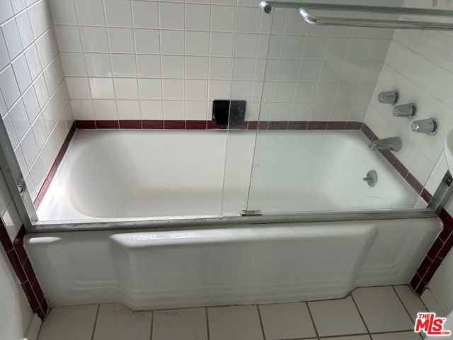 1444 Yale Street, Santa Monica CA: https://media.crmls.org/mediaz/745b1f2a-9c0b-4870-8655-dd965ed9ebe5.jpg