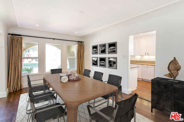 DINING ROOM - VIRTUALLY STAGED