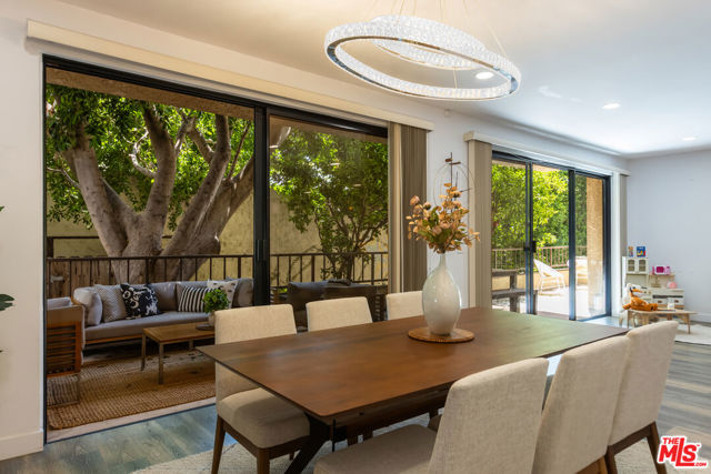 1210 N Kings Road, West Hollywood CA: https://media.crmls.org/mediaz/745bd949-717b-431e-ab13-ec70a97a1551.jpg