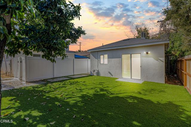 15233 Camarillo Street, Sherman Oaks CA: https://media.crmls.org/mediaz/745be7b1-a55f-408c-8318-618a73aacd0d.jpg
