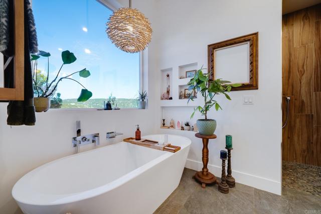 403 Black Canyon Place, Ramona CA: https://media.crmls.org/mediaz/745bf3c5-a8ad-4939-aa2f-7896d13d7181.jpg