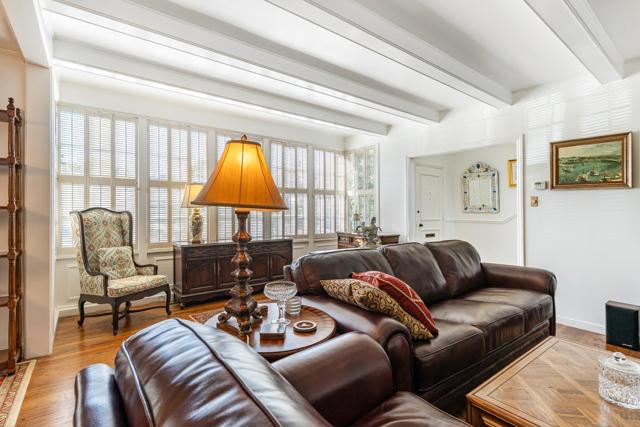 523 Maple Street, San Mateo CA: https://media.crmls.org/mediaz/745bf604-e15d-4919-bc93-53d723605709.jpg