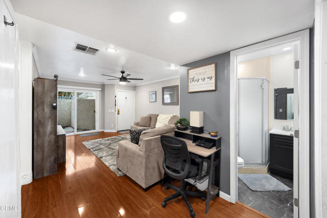 Detail Gallery Image 5 of 17 For 3902 Bresee Ave #1,  Baldwin Park,  CA 91706 - 2 Beds | 1/1 Baths