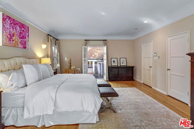 10614 Le Conte Avenue, Los Angeles CA: https://media.crmls.org/mediaz/745cb511-bc27-4016-974f-1b401ab86252.jpg