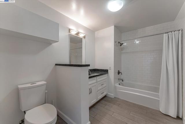 737 2Nd St #310, Oakland, California 94607, ,Commercial Sale,For Sale,2Nd St #310,41040499