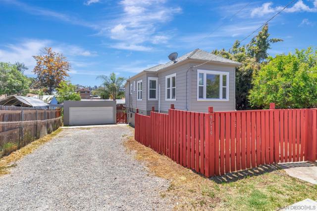 9065 67 Lemon St, Spring Valley CA: https://media.crmls.org/mediaz/745d6dd7-f38a-476c-8ba8-e9deb87a6e6a.jpg