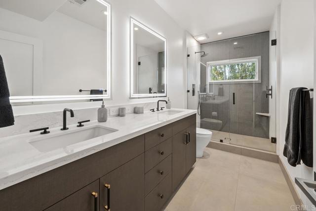 Detail Gallery Image 18 of 30 For 555 Amphitheatre, Del Mar,  CA 92014 - 4 Beds | 3/1 Baths