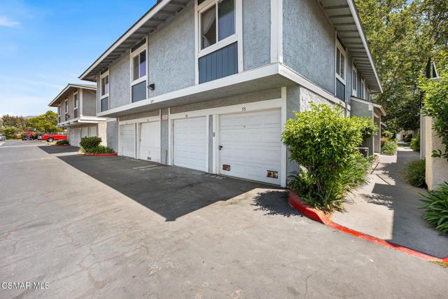 577 Spring Road, Moorpark CA: https://media.crmls.org/mediaz/745ea891-d5d1-4ceb-a009-c8b17f79cbcb.jpg
