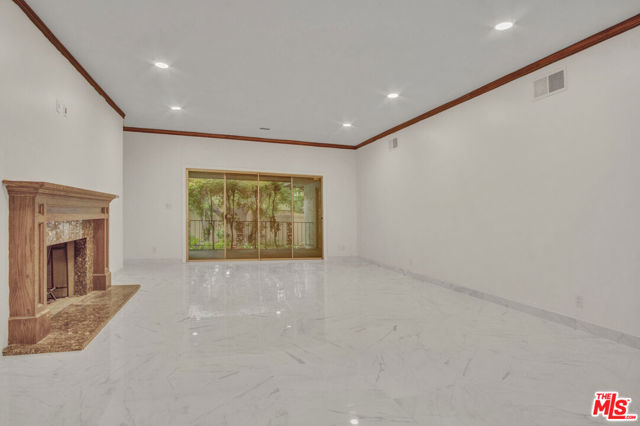 11410 Canton Drive, Studio City CA: https://media.crmls.org/mediaz/745ebfde-06e4-4248-9f96-5a3439c162ca.jpg