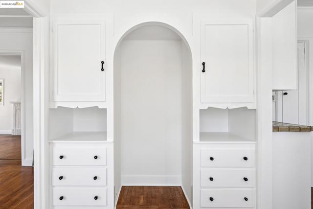 84 Portsmouth Rd, Piedmont CA: https://media.crmls.org/mediaz/745f6558-9c27-48a0-a0fa-522312ae1395.jpg
