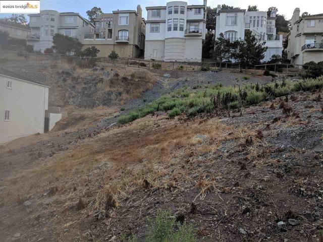 0 Redwood Rd, Oakland CA: https://media.crmls.org/mediaz/745f9d9e-29ba-49d0-a99b-64077c320723.jpg