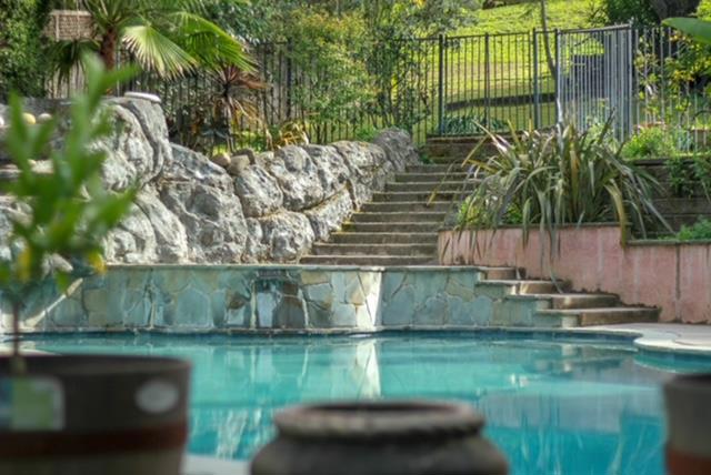 878 Hillcrest Drive, Redwood City CA: https://media.crmls.org/mediaz/74607704-4e59-42b7-a7f4-1c26a91fb546.jpg